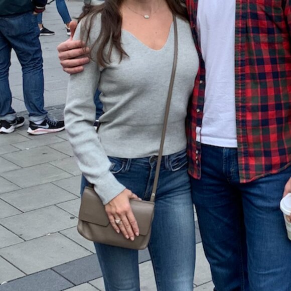 Leith Lightweight Sweater with Sweetheart V-Neck Detail - Size XXS - Loose Fit - Picture 6 of 6